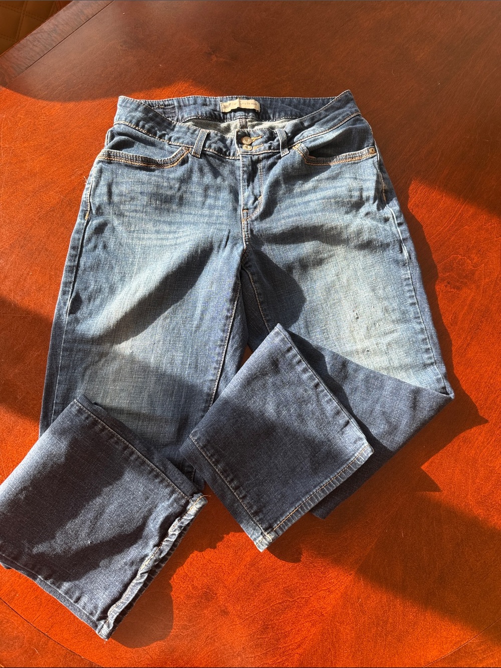 Levi's 529 Curvy Straight Leg denim jeans ~ medium wash ~ mid rise